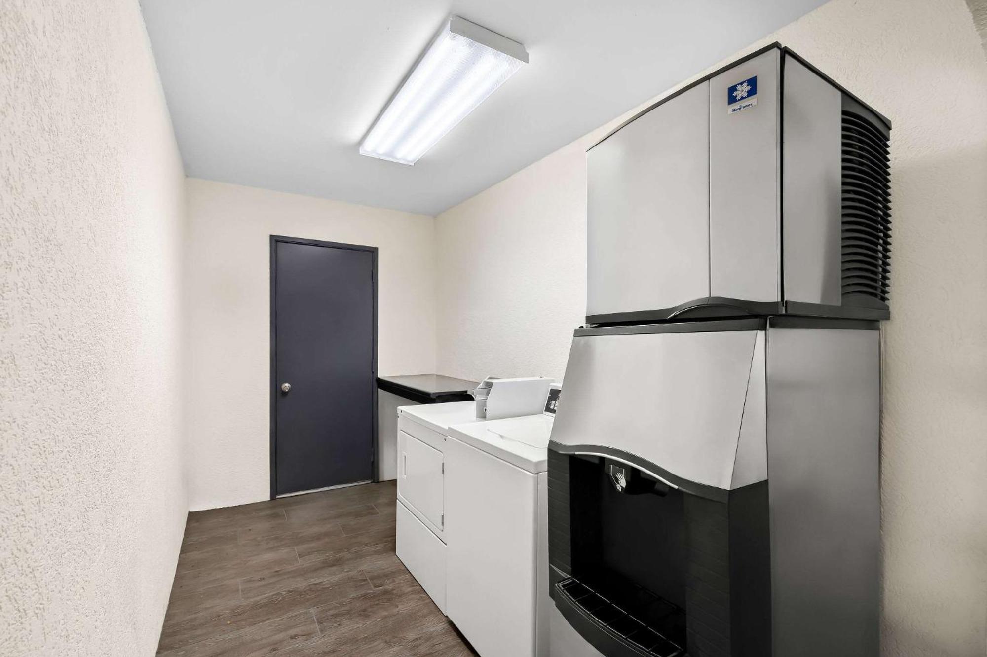 Quality Inn & Suites Monticello Экстерьер фото