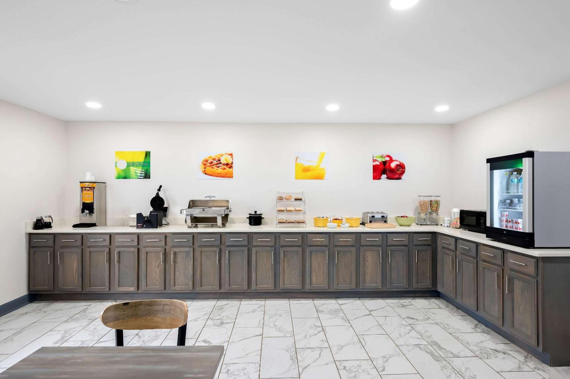 Quality Inn & Suites Monticello Экстерьер фото