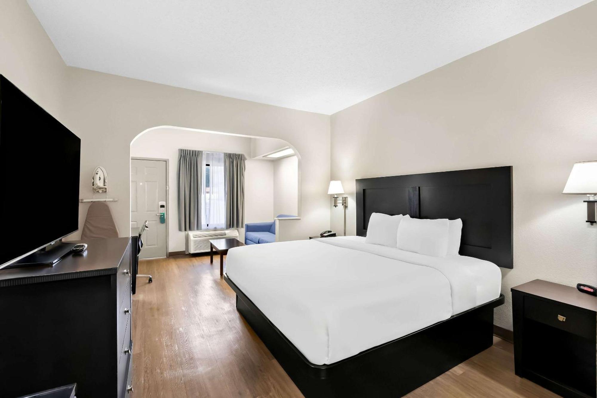 Quality Inn & Suites Monticello Экстерьер фото