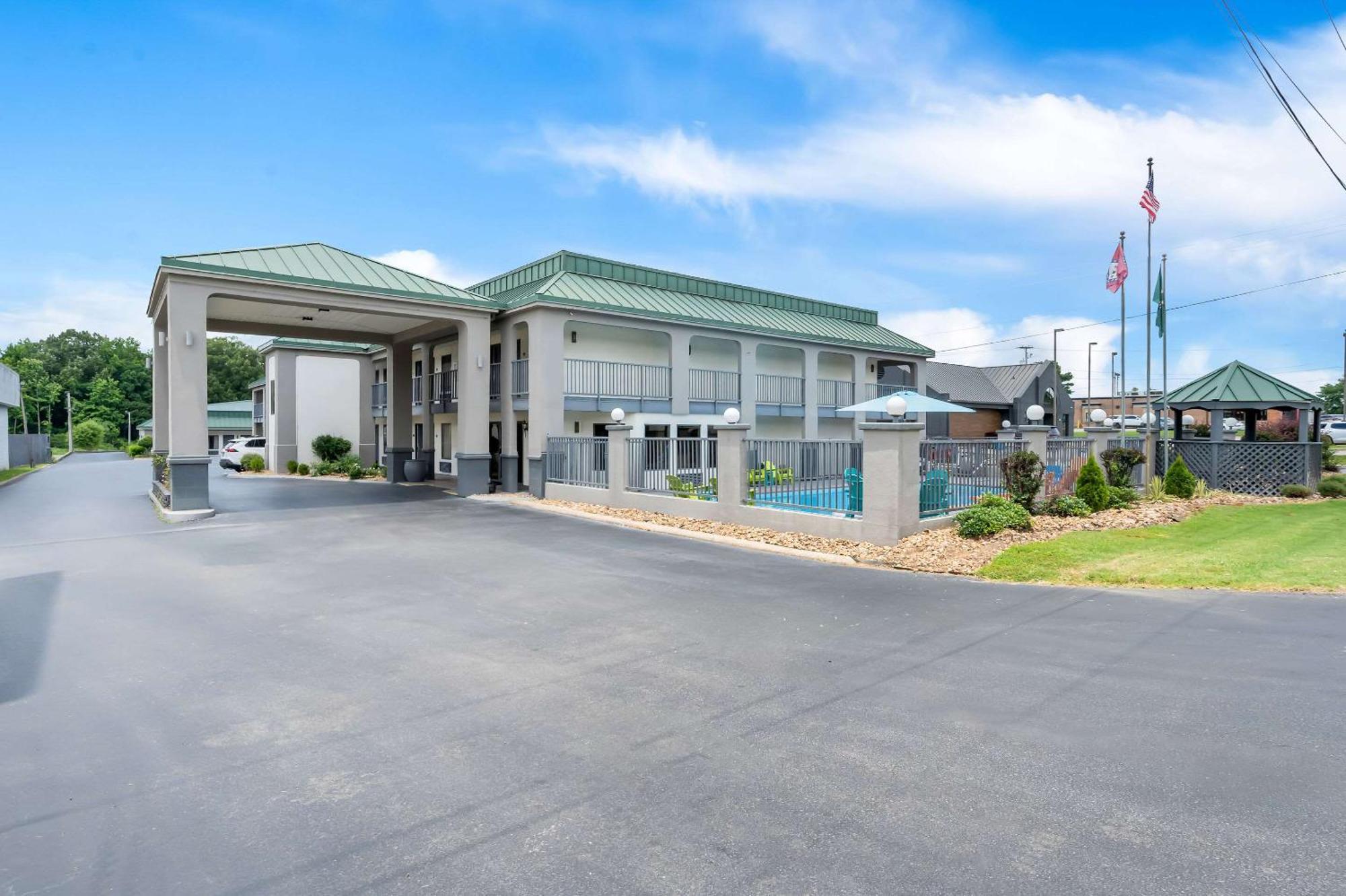 Quality Inn & Suites Monticello Экстерьер фото