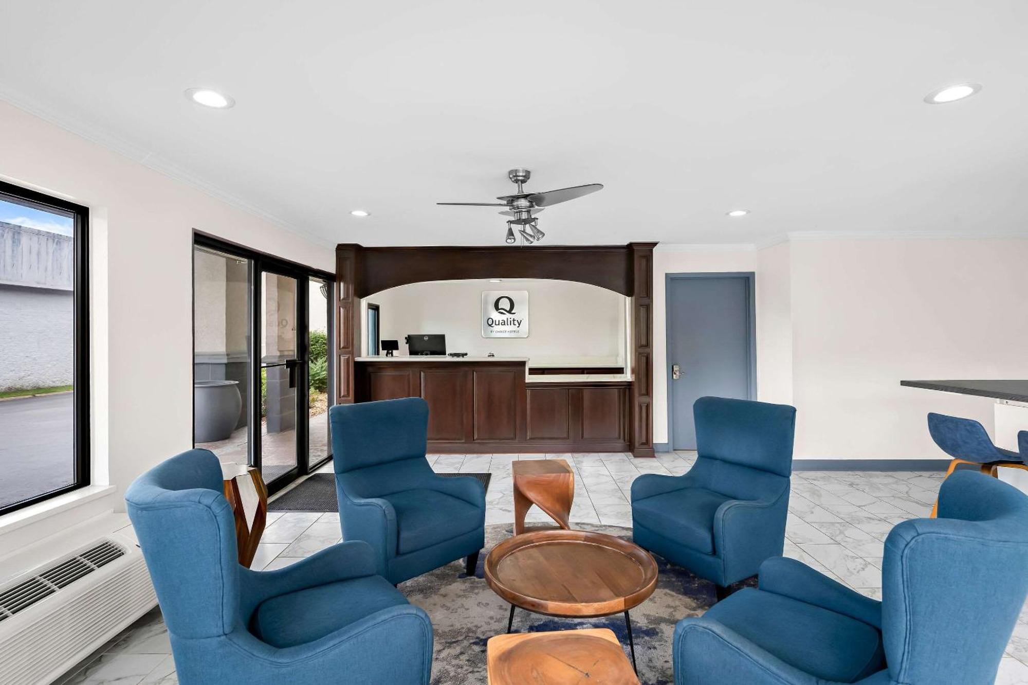 Quality Inn & Suites Monticello Экстерьер фото